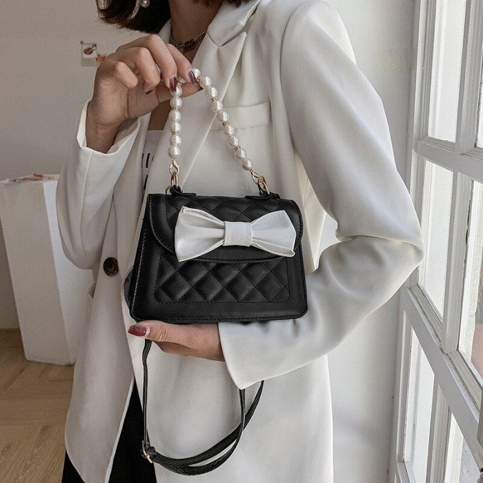 2021 Summer new Korean version of the trendy pearl bow chain handbag fashion rhombus one shoulder messenger pochette femme
