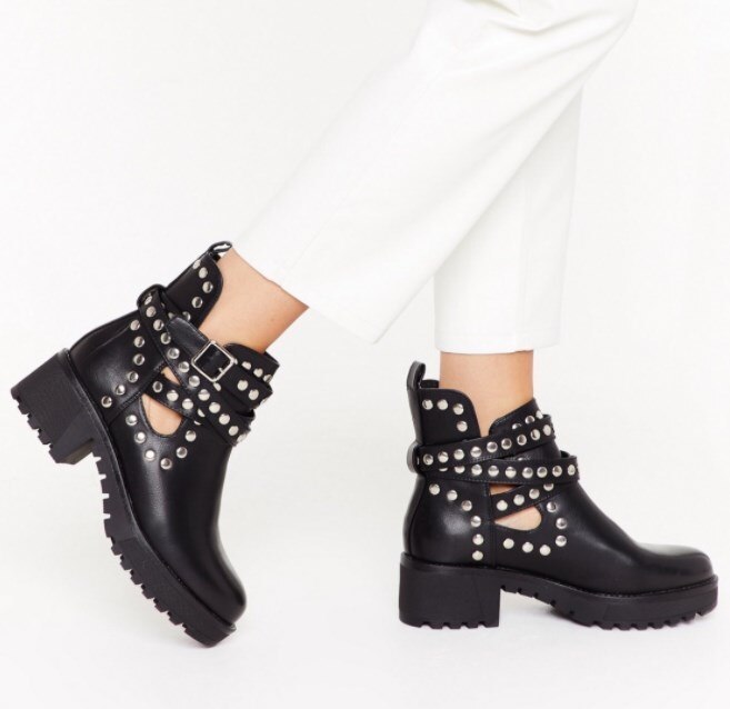 Woman Rivet Round Toe Mid Heel Buckle Ankle Boots