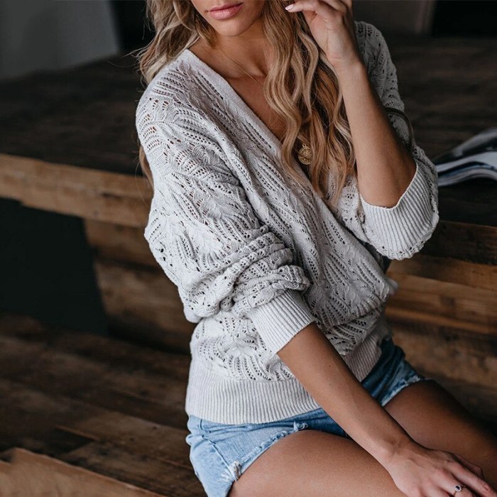 Fashion Solid V-neck Knitted Sweater