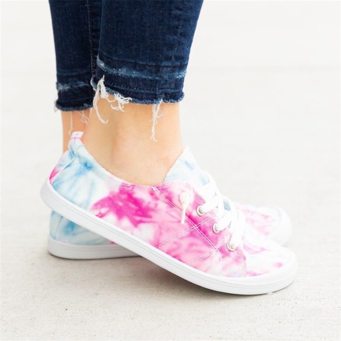 Women Canvas Shoes 2022 All Season Daily Multi Color Ladies Lace Up Casual Flats Home Outdoor Sport Sneakers