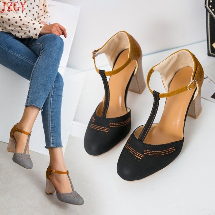 2021 SummerNew Women Fashion PULeather Women Color Matching Sandals Casual Thick Heel Buckle Sandals Sandals Casua Hot Sale