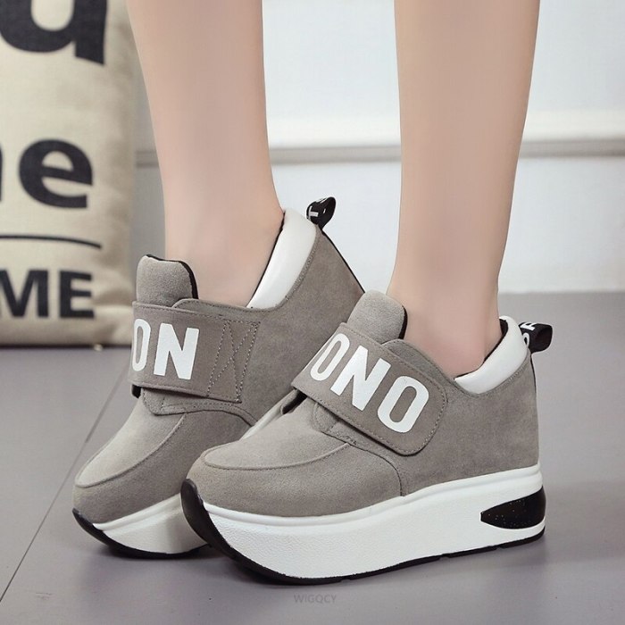 New Platform Outdoor Shoes Hidden Heel Breathable Thick Sole Slip On Creepers Wedge Increase Shoes Black Red Casual Women shoes