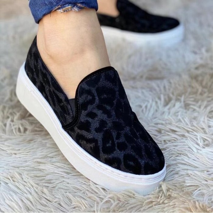 Women's Platform Canvas Slip On Jeans Female Casual Shoes Fashion Leopard Flat Big Size Womens Sneakers