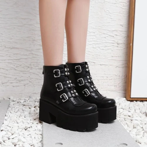 2021 Biker Combat Boots Women Platforms Chunky Block High Heel Punk Shoes Gothic Rivet Buckle Ankle Military Large Size