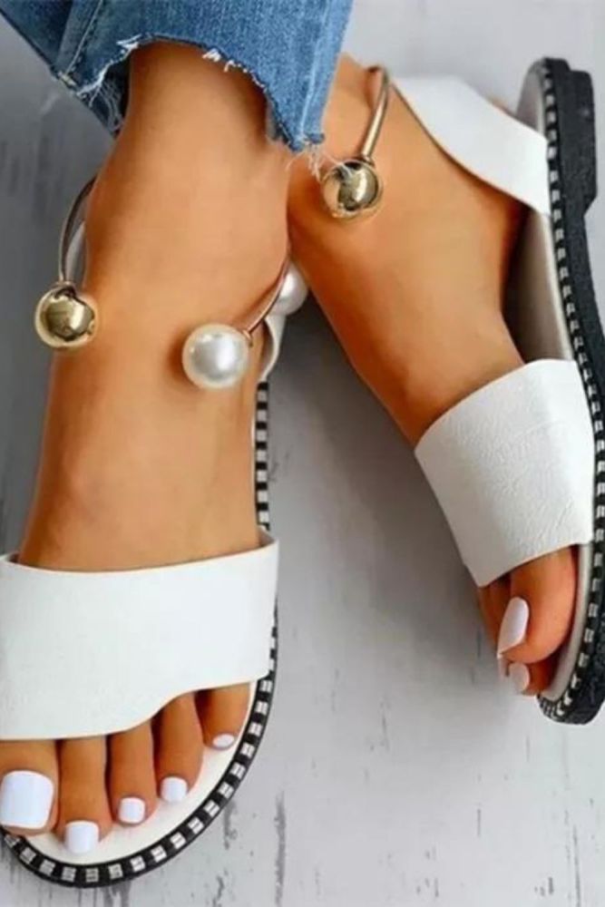 Summer Woman Pearl Metal Decoration Flat Rivet Sandals