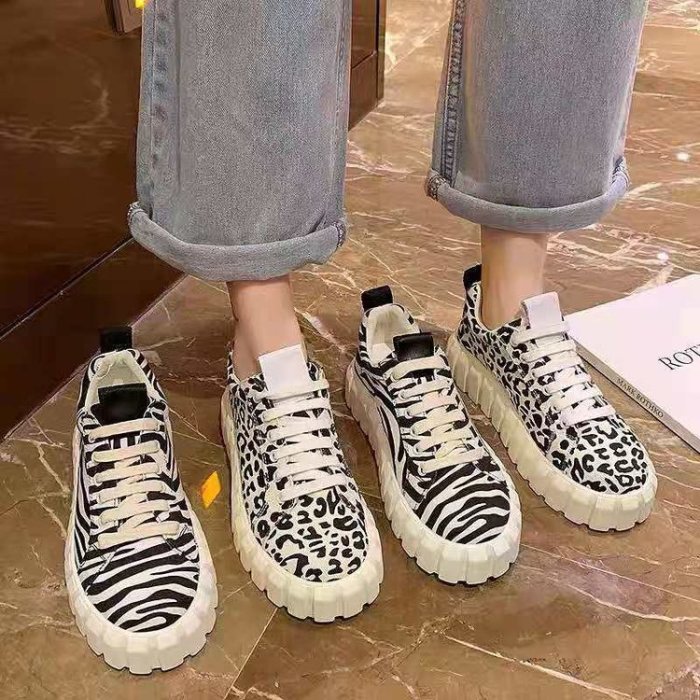 Woman Leopard Print Lace-Up Platform Canvas Shoes