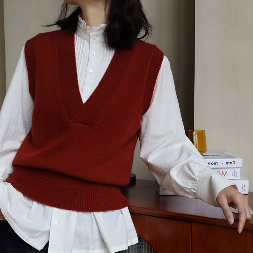 Vintage Red V-Neck Loose Knit Sweater Vest