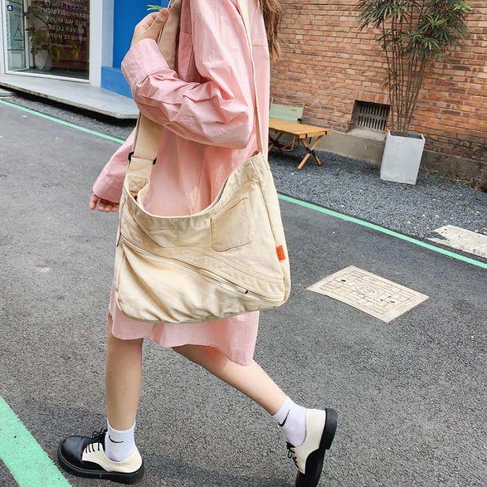 Women's Solid Color Simple Design Shoulder Bags