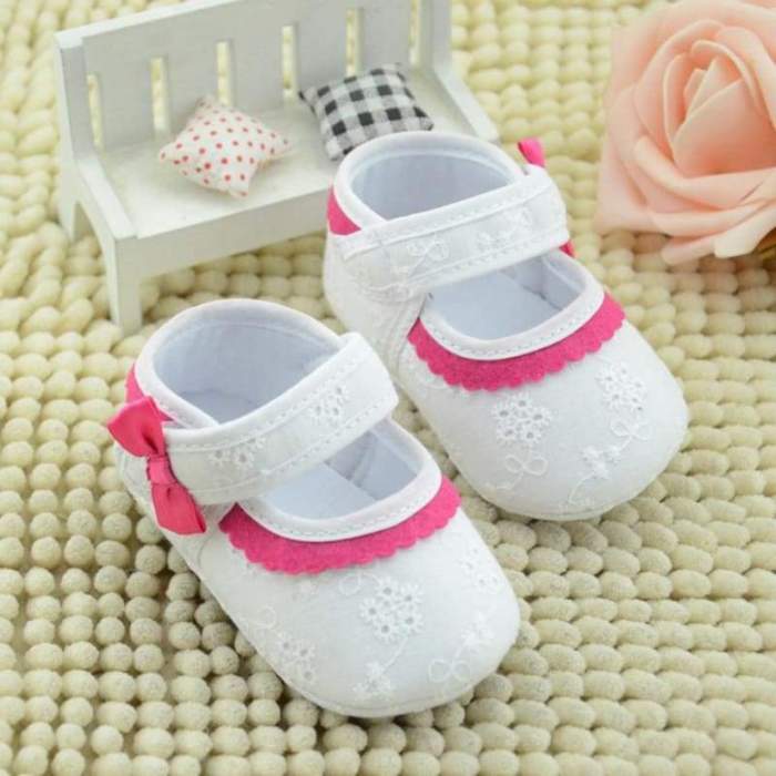 Baby Shoes Embroidered Flower Soft Bottom - White/Pink