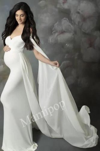 Photo Shoot of Pregnant Women's Full Length Skirt