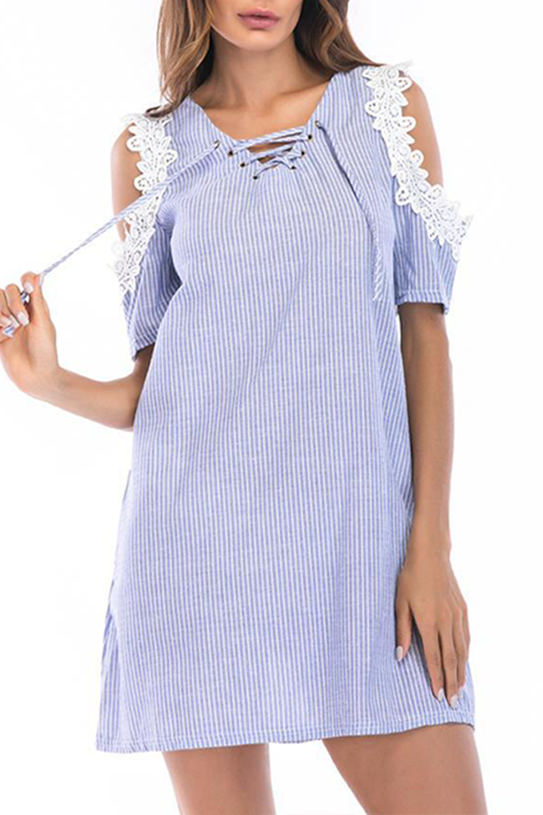 Off-Shoulder Strap Lace Dress