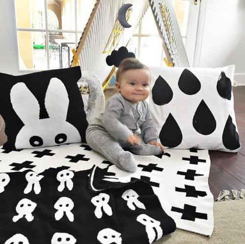 Baby Blanket Black White Cute Rabbit Swan Cross Knitted Plaid For Bed Sofa Cobertores Mantas BedSpread Bath Towels Play Mat Gift
