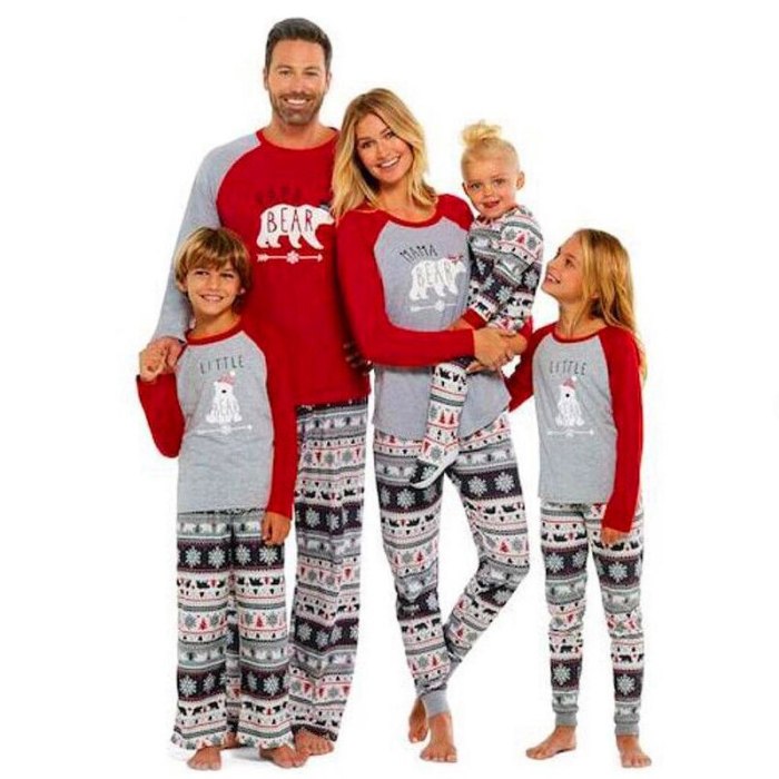 Matching Family Christmas Pajamas Outfits 2021 Deer Print Adult Kids Xmas Sleepwear Family Mother Son Daughter Look Clothes Set