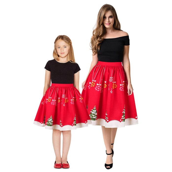 Family Matching Outfits Womens Pleated Skirts Summer Christmas Print Mother Daughter Parent Child Dresses Kids Girl Home Clothes