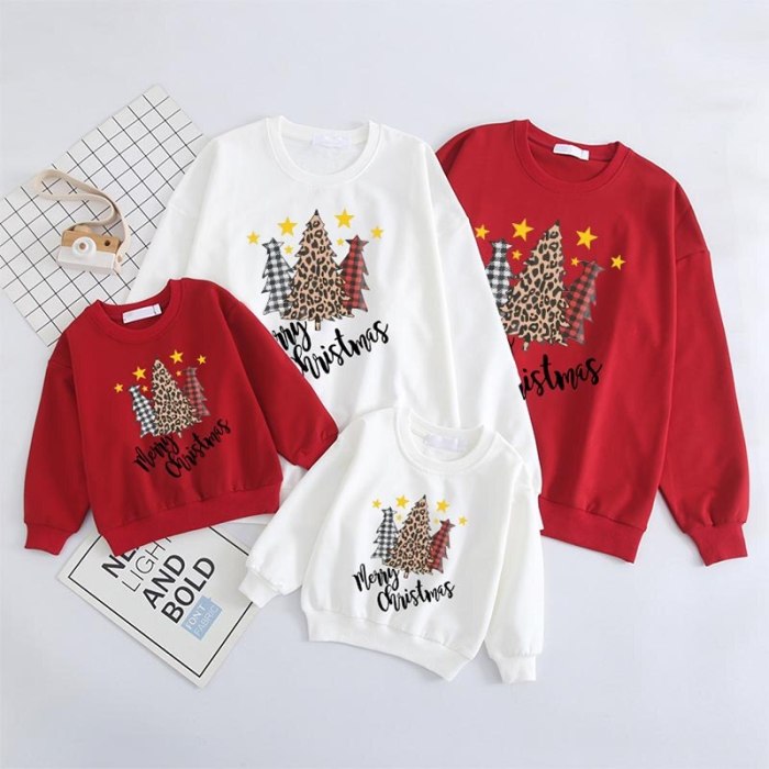 Parent-child outfit dad mom baby star Christmas tree cartoon print sweater loose leisure long sleeves white red sweater family