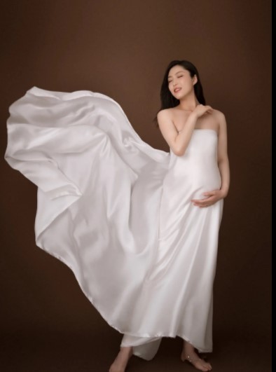 Women Photography Props Maternity White Silk Cloth Pregnancy Elegant Satin Clothing Studio Shooting Photo