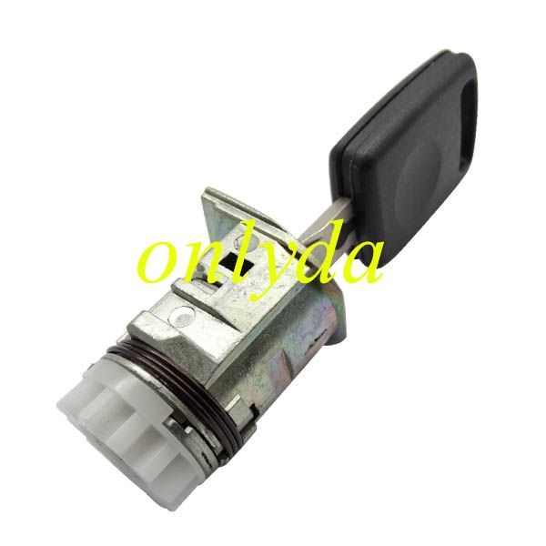 Free shipping For Audi A6L  left door lock