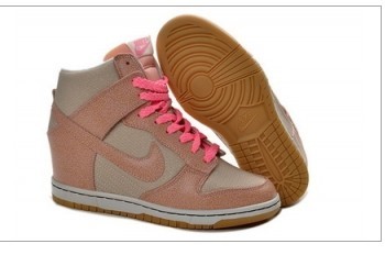 Dunk Sky High women12