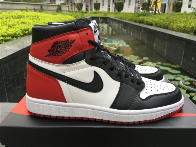 Air Jordan 1 OG “Black Toe”