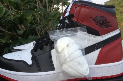 Authentic Air jordan I Retro Black Toe 03