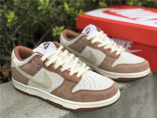 Nike Dunk Low PRM “Medium Curry”