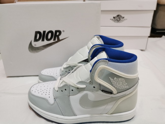 Air Jordan 1 High Zoom R2T 
