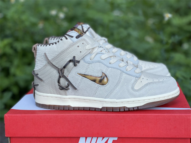Bodega x Nike Dunk High ：Sail 