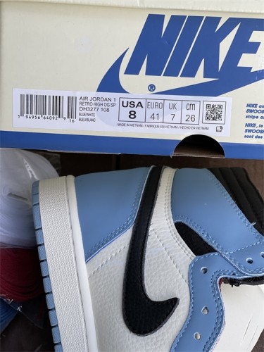 Air Jordan 1 Travis Scott UNC