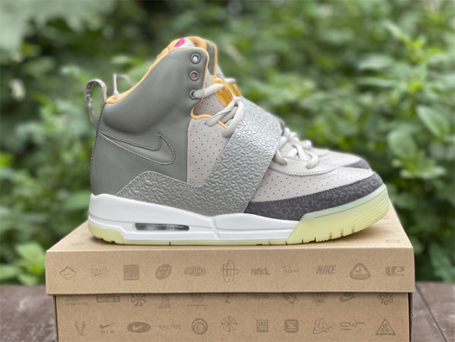 Nike Air Yeezy I  Beige gray
