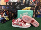 Nike SB Dunk Shoes pink 