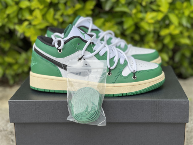 Air Jordan 1 Low Celtics