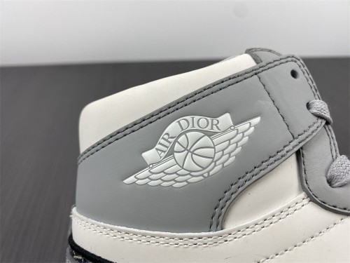 Air Jordan 1 Dior Authentic version