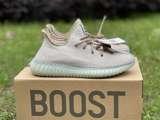 Yeezy Boost 350 V2 Light grey & Green 