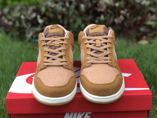 NIKE SB DUNK LOW  TEDDY BEAR 