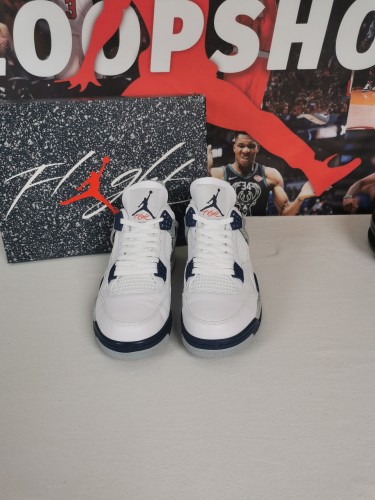 Air Jordan 4“Midnight Navy”