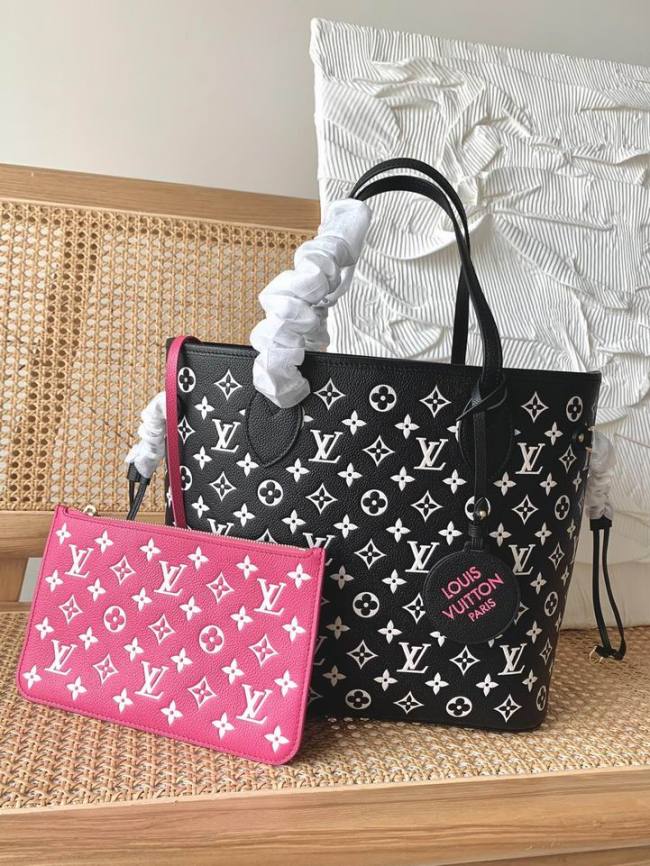 Luis Vuitton Handbags 122