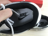  Nike SB Dunk Low EWB “Knicks”