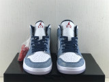 Air Jordan 1 Mid washed blue