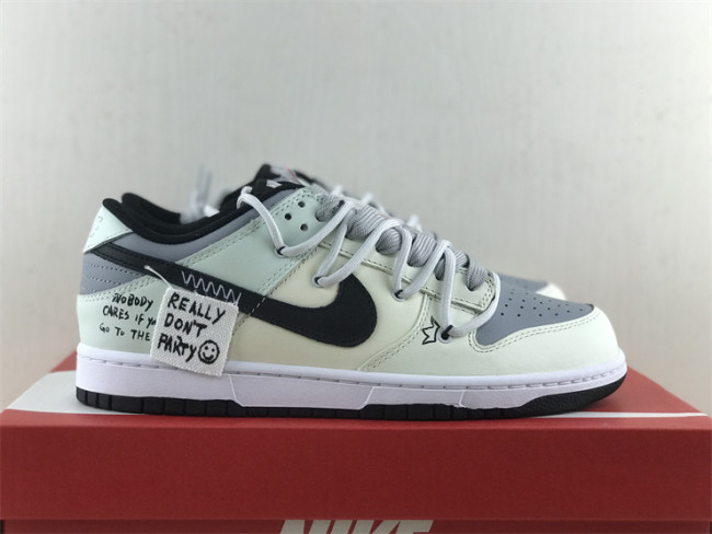  Nike SB Dunk Low EWB “Knicks”