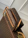 Luis Vuitton Handbags 124