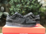 Nike Dunk Low blackout