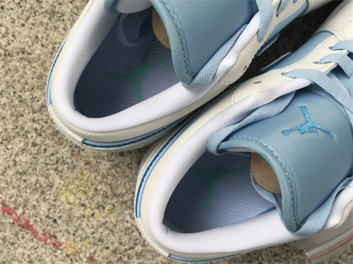 Air Jordan 1 Low WMNS “Ice Blue”
