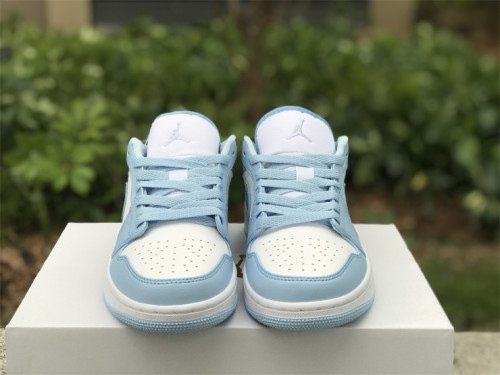 Air Jordan 1 Low UNC