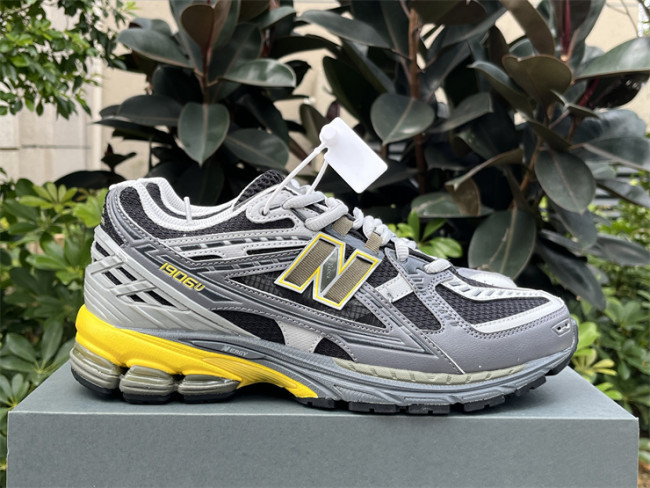 New Balance 1906R grey & yellow