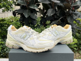  New Balance 1906R white & beige 