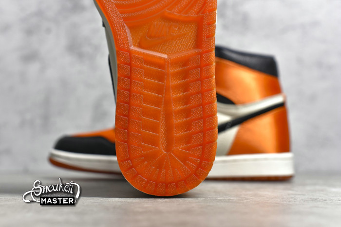 NIKE AIR JORDAN 1 RETRO HIGH OG SHATTERED BACKBOARD BLACK/STARFISH-SAIL 555088-005
