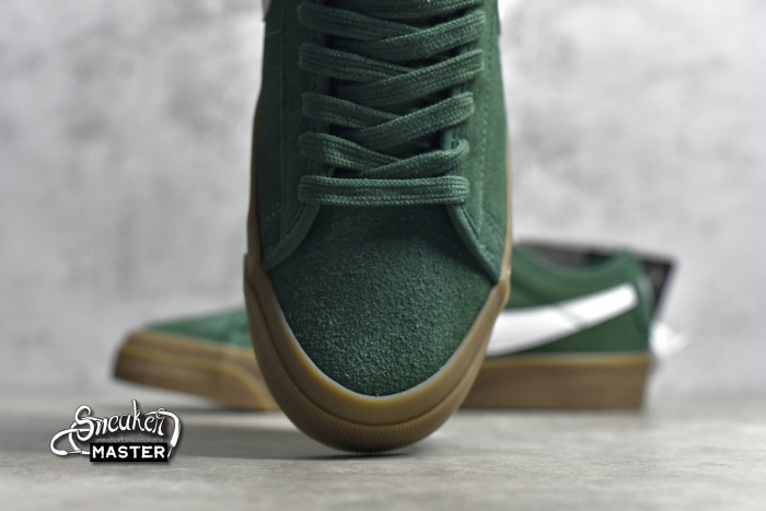 NIKE SB BLAZER LOW GT GREEN GUM FIR/WHITE-WHITE-GUM LIGHT BROWN DC0603-300
