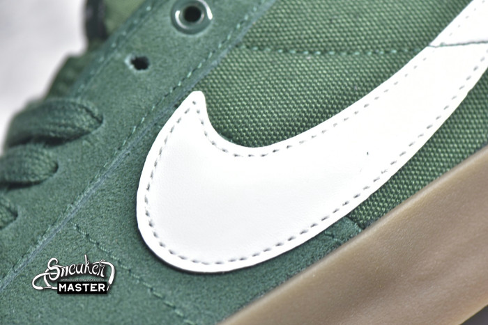 NIKE SB BLAZER LOW GT GREEN GUM FIR/WHITE-WHITE-GUM LIGHT BROWN DC0603-300