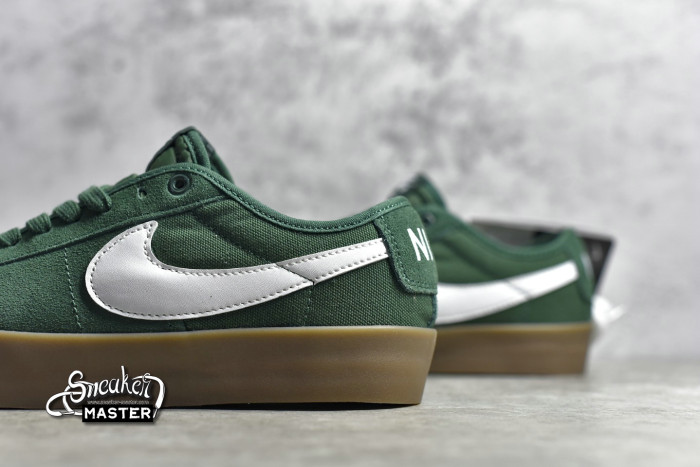 NIKE SB BLAZER LOW GT GREEN GUM FIR/WHITE-WHITE-GUM LIGHT BROWN DC0603-300