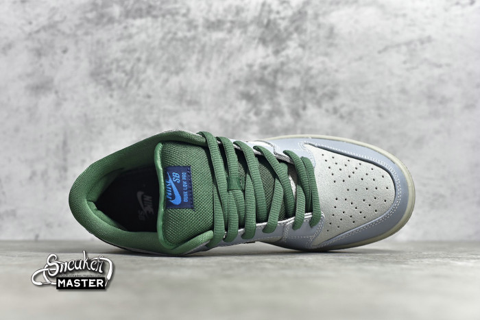 NIKE DUNK SB LOW MAPLE LEAF CENTRAL PARK DOVE GREY/GORGE GREEN/BLACK 313170-021